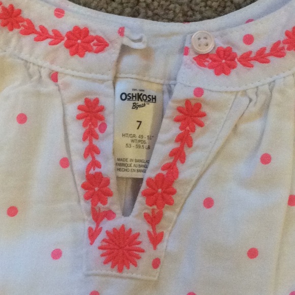 Cute blouse - Picture 3 of 4